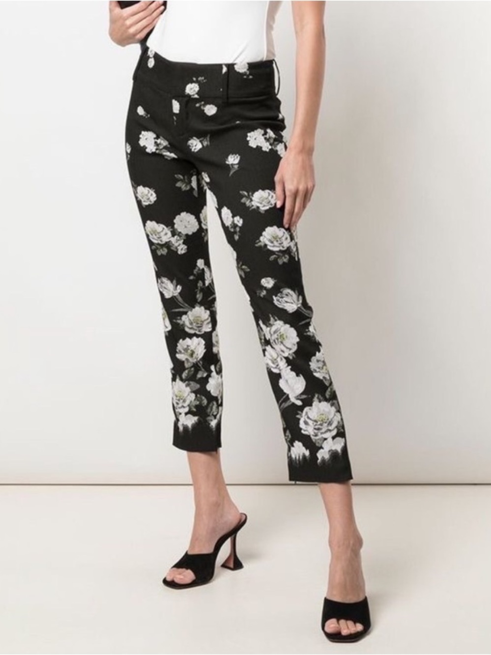 NWT Alice + Olivia Floral Slim-fit Ankle Trouser Pants in Spring Shower Black 4